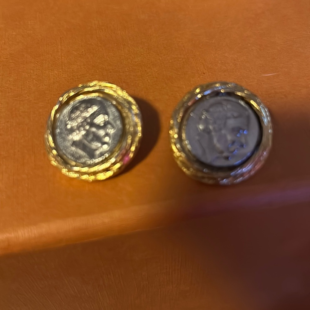 Pictures don’t do these beautiful earrings any justice